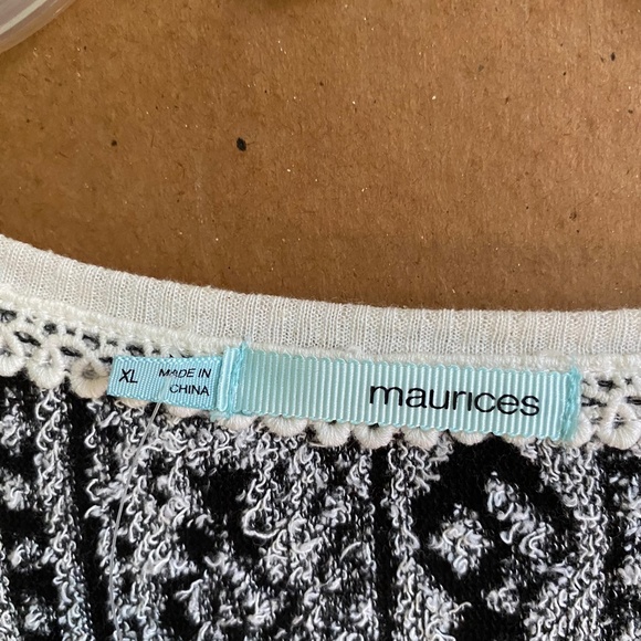 Maurices Long Sleeve Top Size XL - Picture 7 of 8